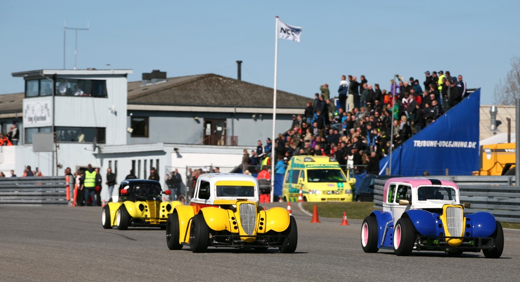 Legend Cars er altid en publikumsvenlig klasse.
(Foto: Motorsporten.dk)